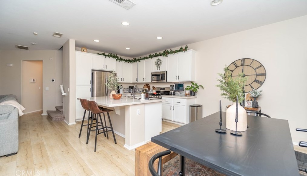 27082 Dolostone Way, Moreno Valley CA  92555-4506 exterior