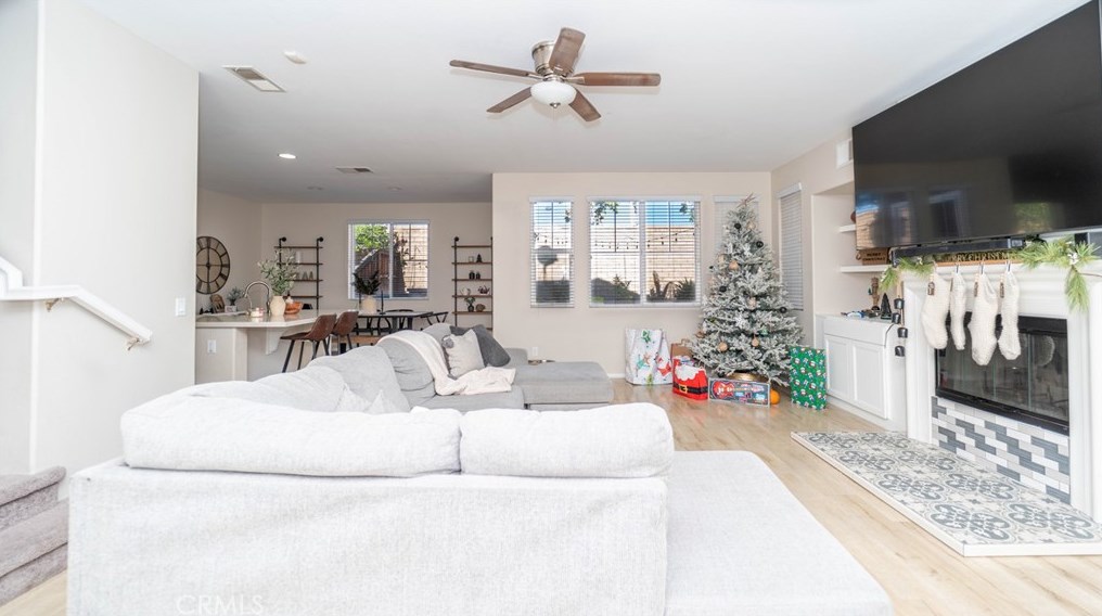 27082 Dolostone Way, Moreno Valley CA  92555-4506 exterior