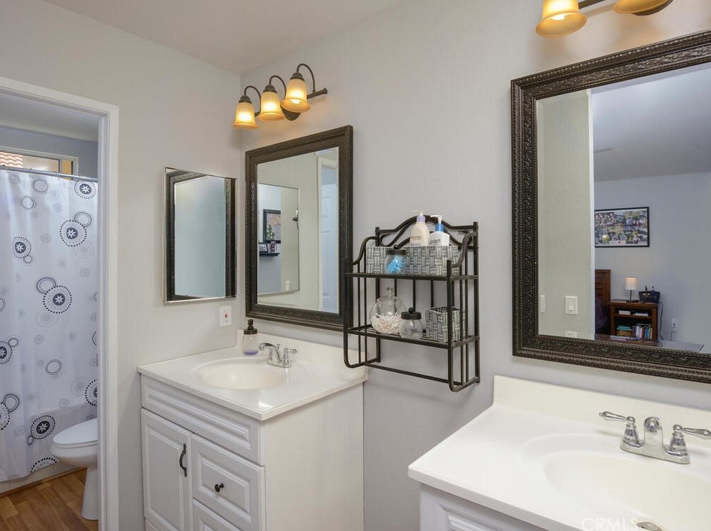 13605 Kings Canyon Ct, Fontana CA  92336-3805 exterior