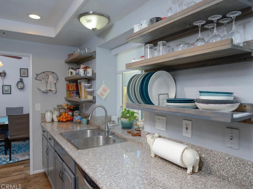 13605 Kings Canyon Ct, Fontana CA  92336-3805 exterior