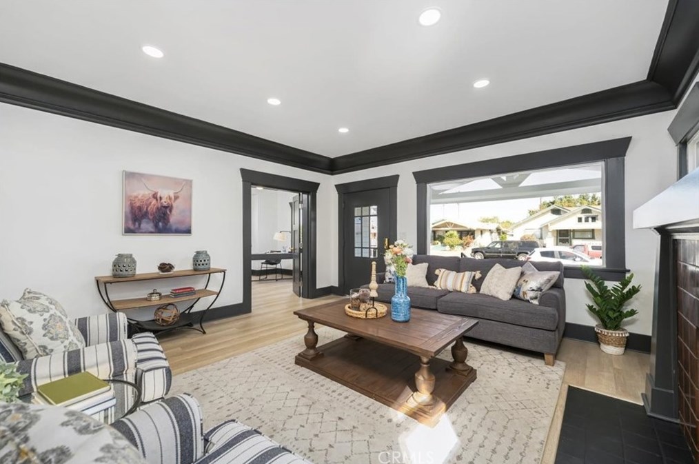 1730 43rd Pl, Los Angeles CA  90062-1542 exterior