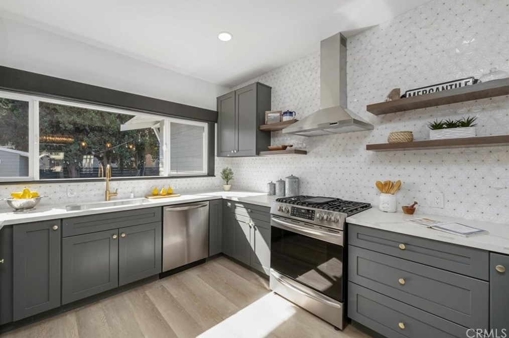 1730 43rd Pl, Los Angeles CA  90062-1542 exterior