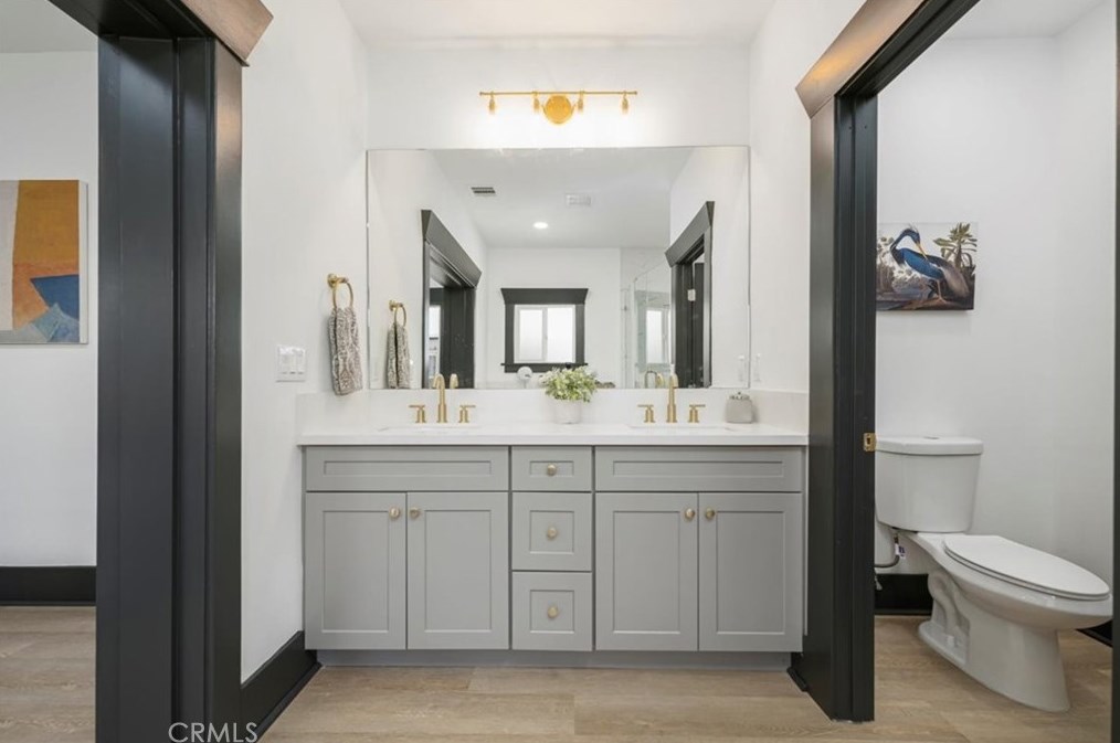 1730 43rd Pl, Los Angeles CA  90062-1542 exterior