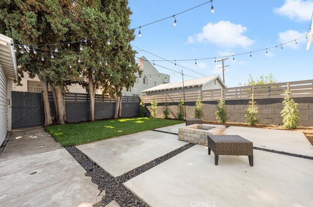 1730 43rd Pl, Los Angeles CA  90062-1542 exterior