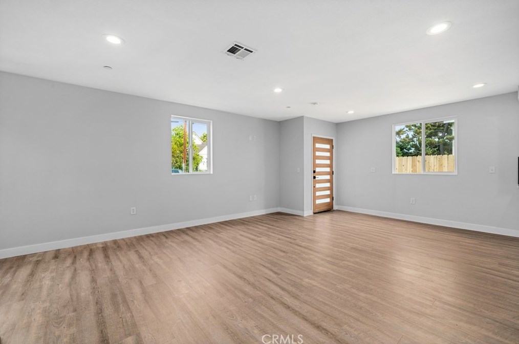 212 24th St, Los Angeles CA  90007-2635 exterior