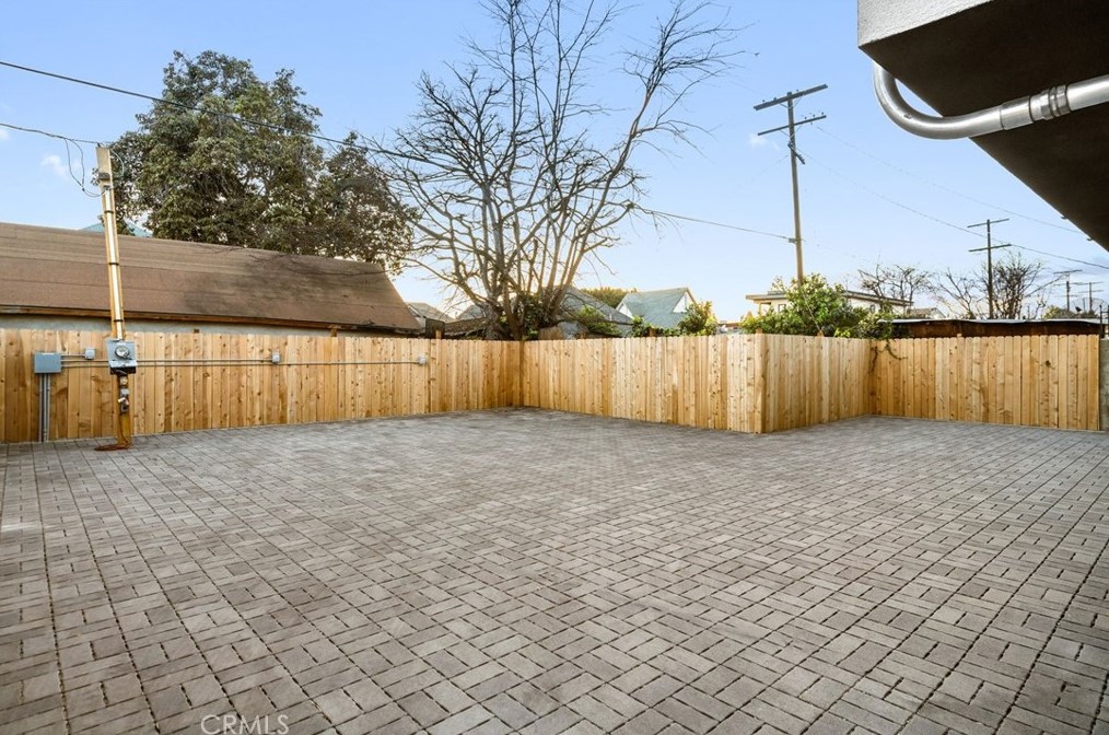 212 24th St, Los Angeles CA  90007-2635 exterior