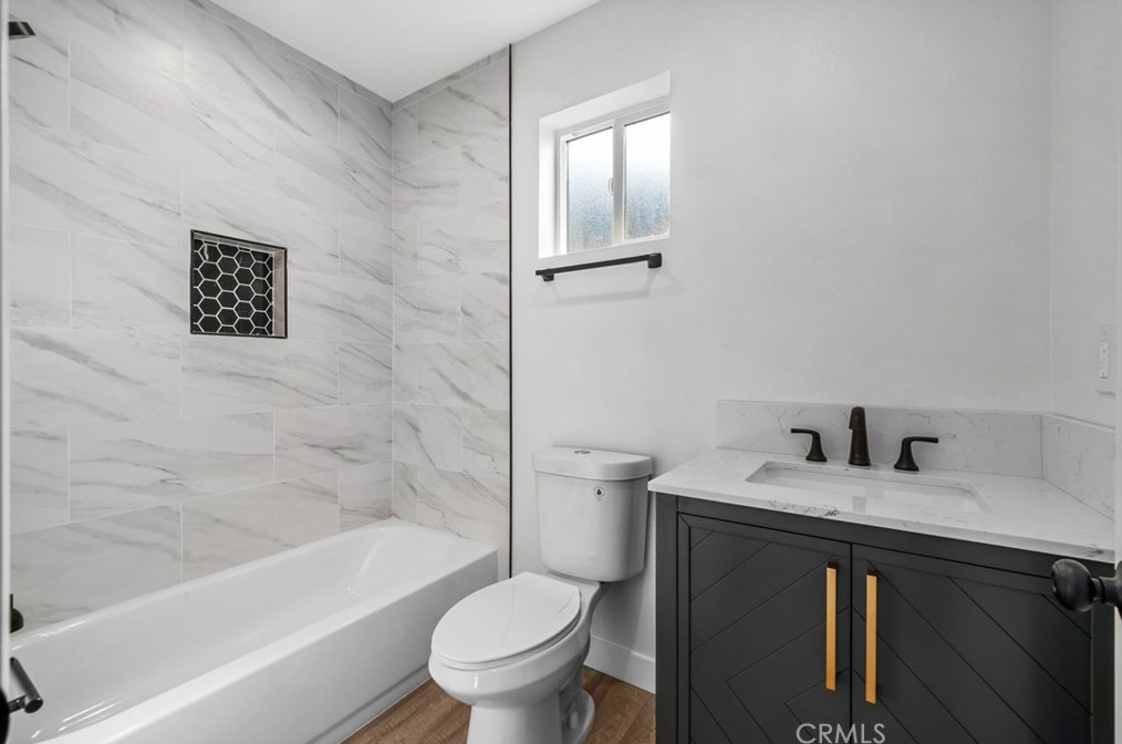212 24th St, Los Angeles CA  90007-2635 exterior
