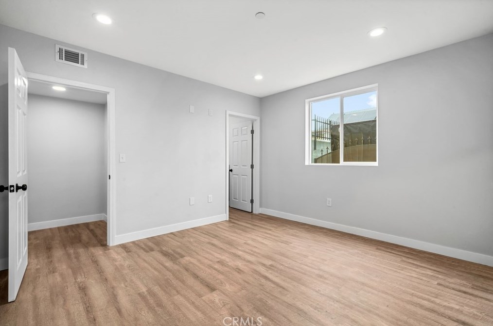 212 24th St, Los Angeles CA  90007-2635 exterior