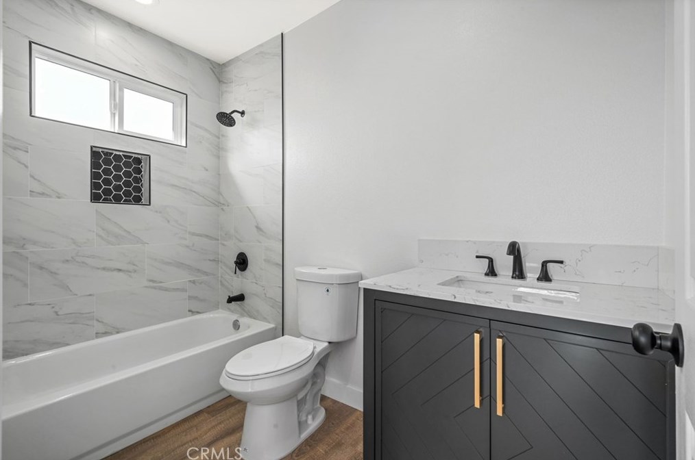 212 24th St, Los Angeles CA  90007-2635 exterior