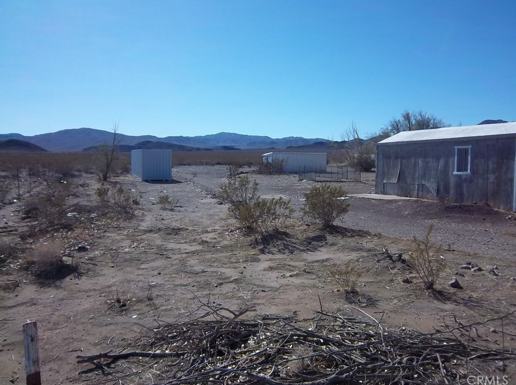 46699 Magney Ln, Newberry Springs CA  92365-9703 exterior