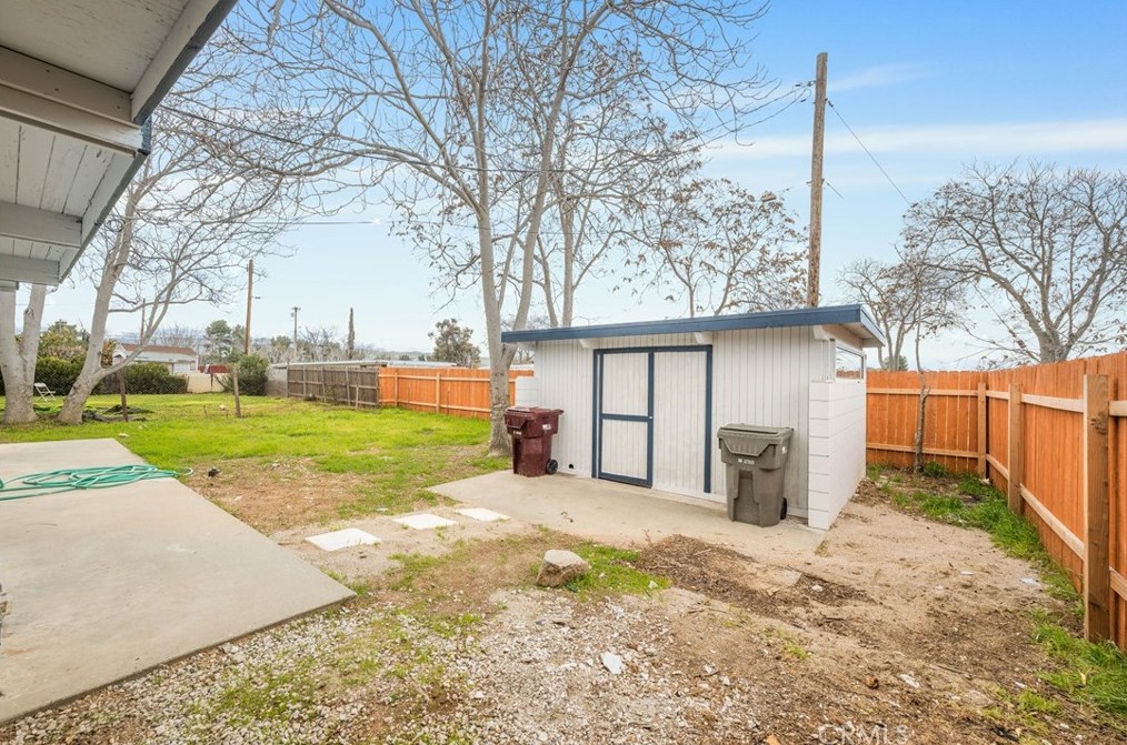 280 Apex Ave, Banning CA  92220-3017 exterior
