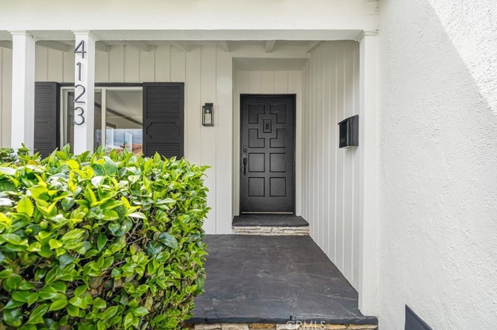 4123 Mcclung Dr, Los Angeles CA  90008-4407 exterior