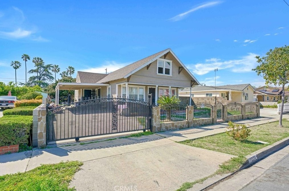 10831 Rose St, Stanton, CA 90680
