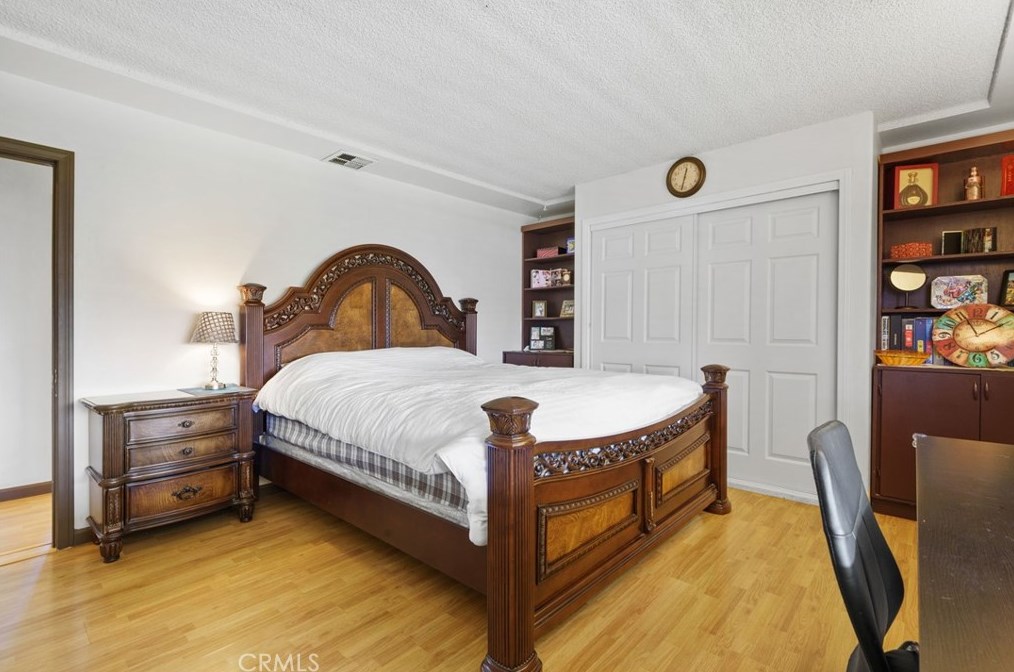 5015 Canoga St, Montclair CA  91763-4424 exterior