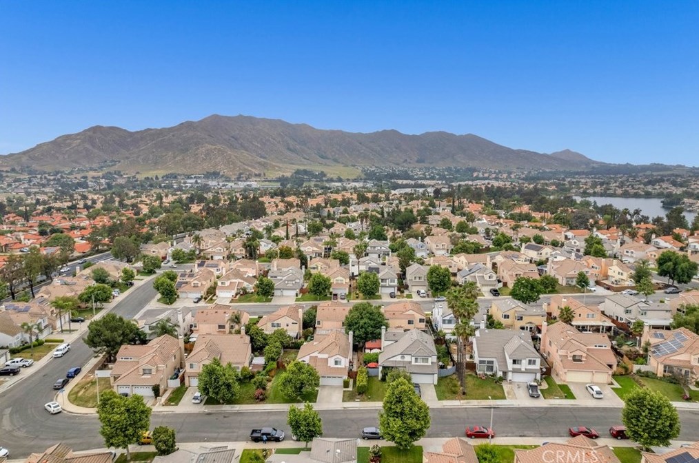 10635 Silverleaf Cir, Moreno Valley CA  92557-2967 exterior