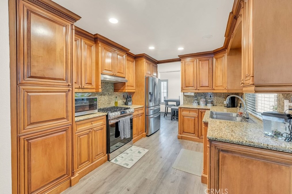 10635 Silverleaf Cir, Moreno Valley CA  92557-2967 exterior