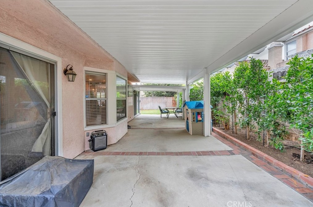10635 Silverleaf Cir, Moreno Valley CA  92557-2967 exterior