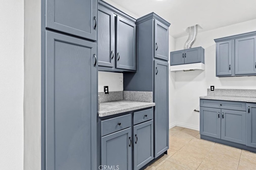 17804 Barbee St, Fontana CA  92336-2805 exterior