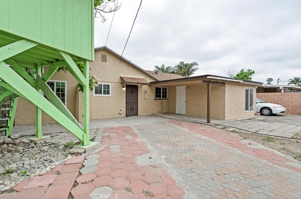 17804 Barbee St, Fontana CA  92336-2805 exterior