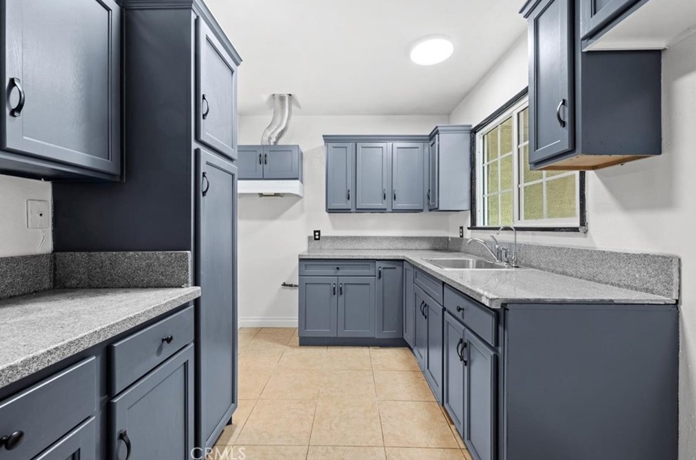 17804 Barbee St, Fontana CA  92336-2805 exterior