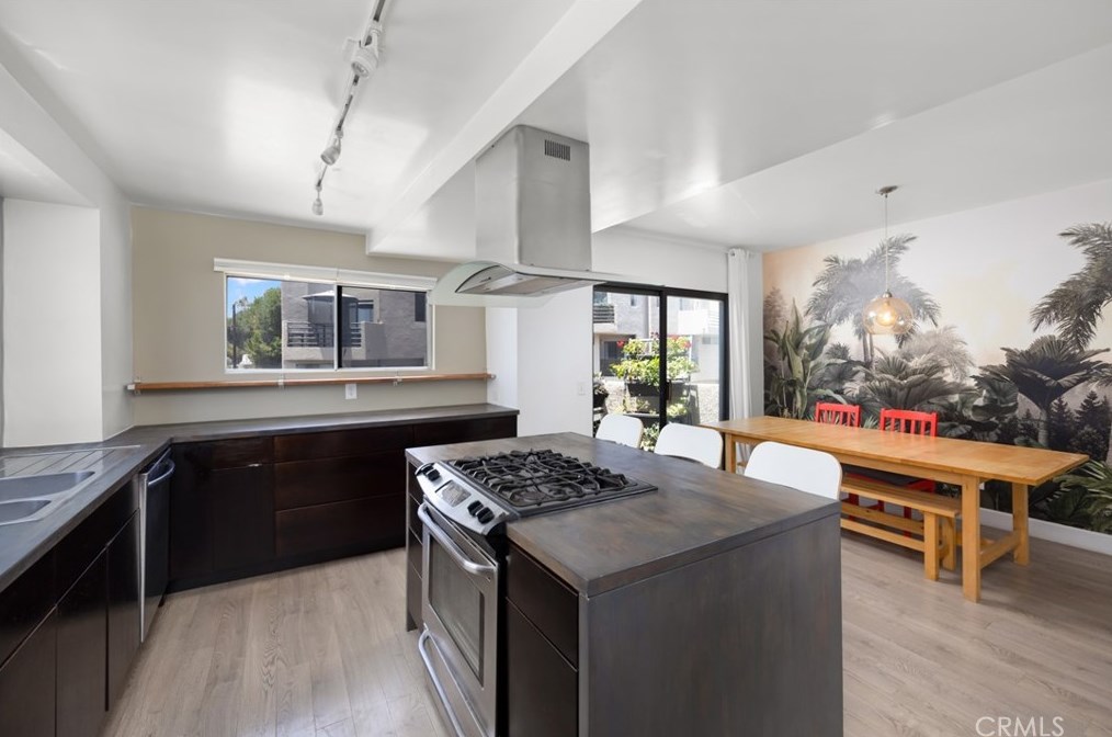 1858 Alvarado St, Los Angeles CA  90026-1794 exterior