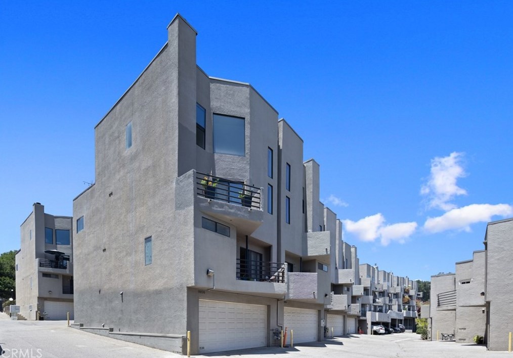 1858 Alvarado St, Los Angeles CA  90026-1794 exterior