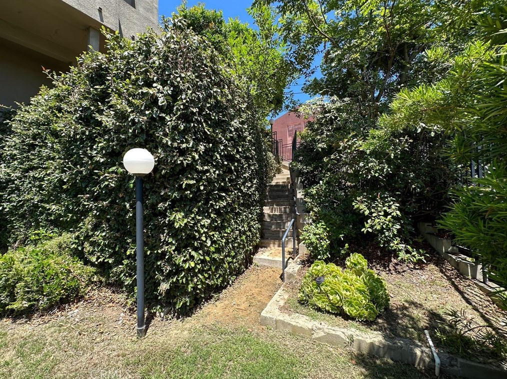 1858 Alvarado St, Los Angeles CA  90026-1794 exterior
