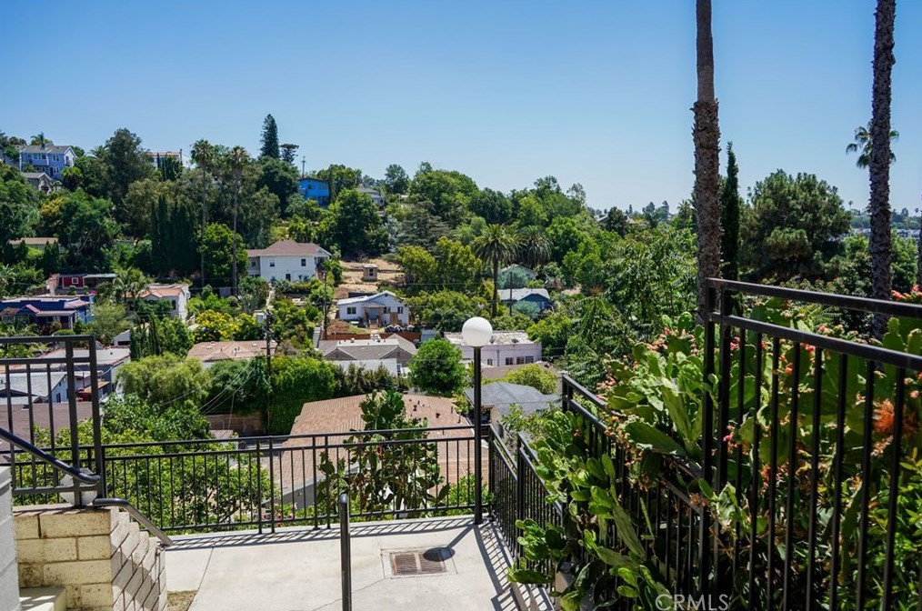 1858 Alvarado St, Los Angeles CA  90026-1794 exterior