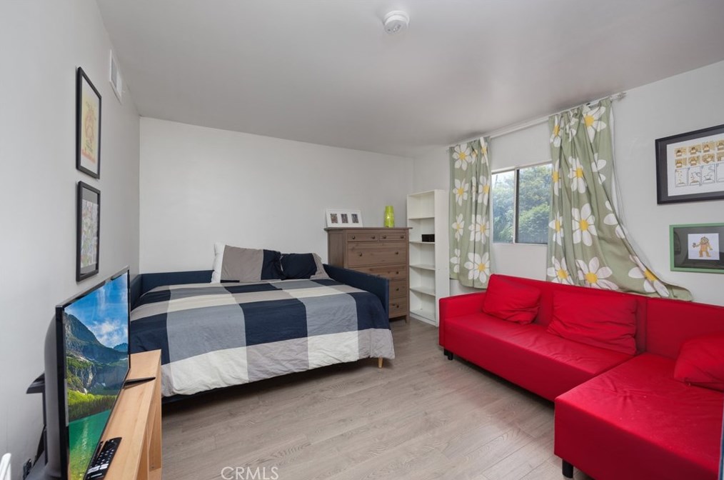 1858 Alvarado St, Los Angeles CA  90026-1794 exterior