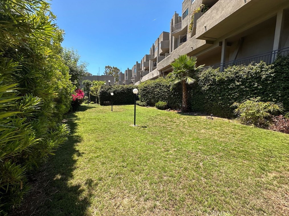 1858 Alvarado St, Los Angeles CA  90026-1794 exterior