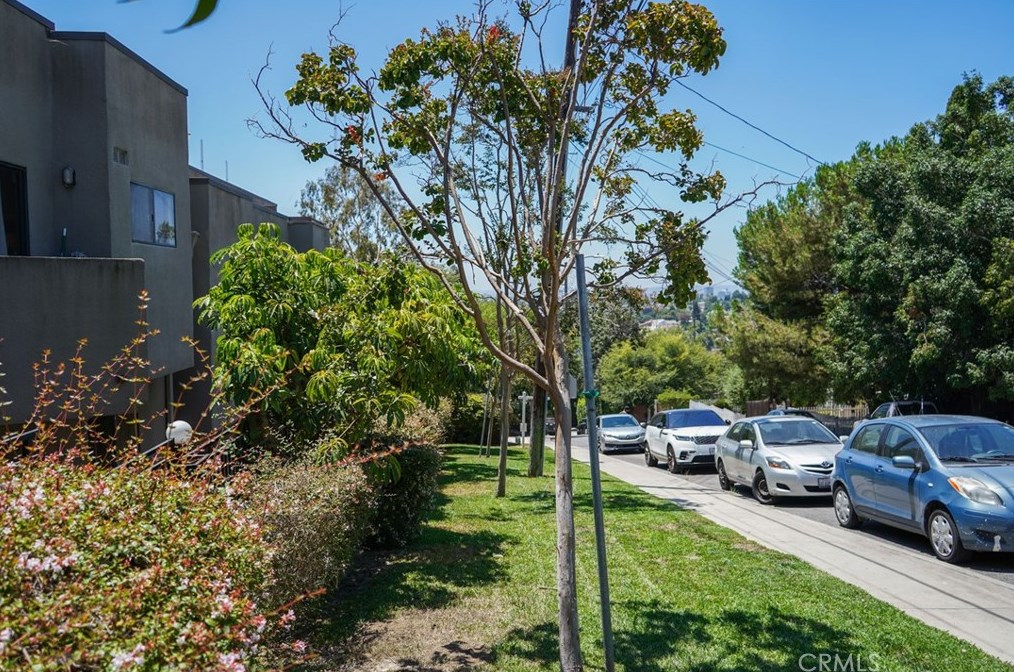 1858 Alvarado St, Los Angeles CA  90026-1794 exterior