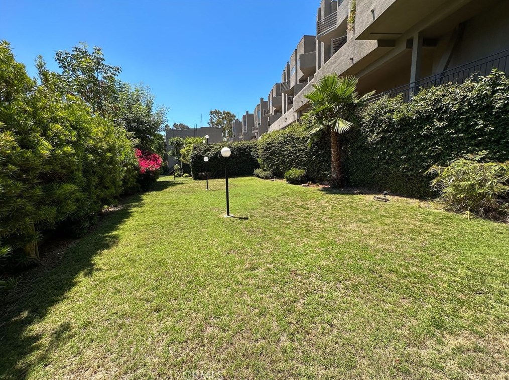 1858 Alvarado St, Los Angeles CA  90026-1794 exterior
