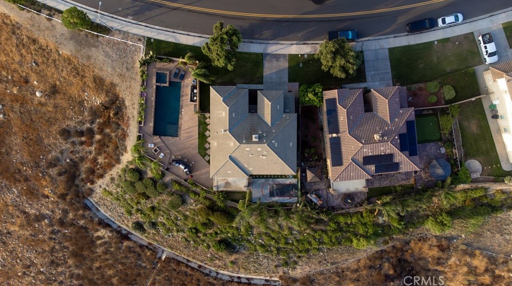 18458 Lakepointe Dr, Riverside CA  92503-0252 exterior