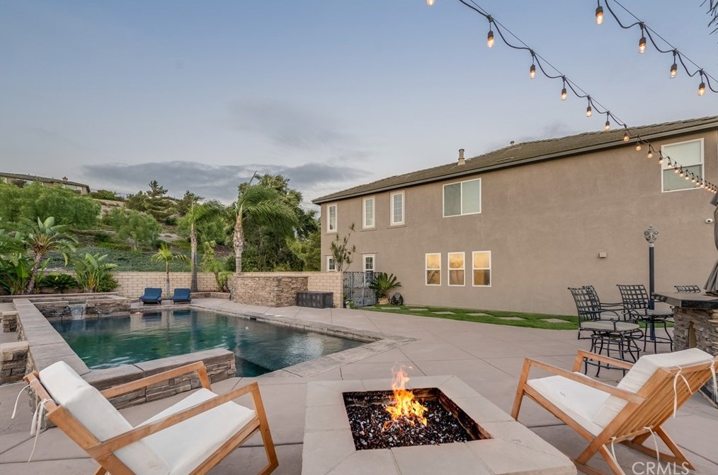 18458 Lakepointe Dr, Riverside CA  92503-0252 exterior