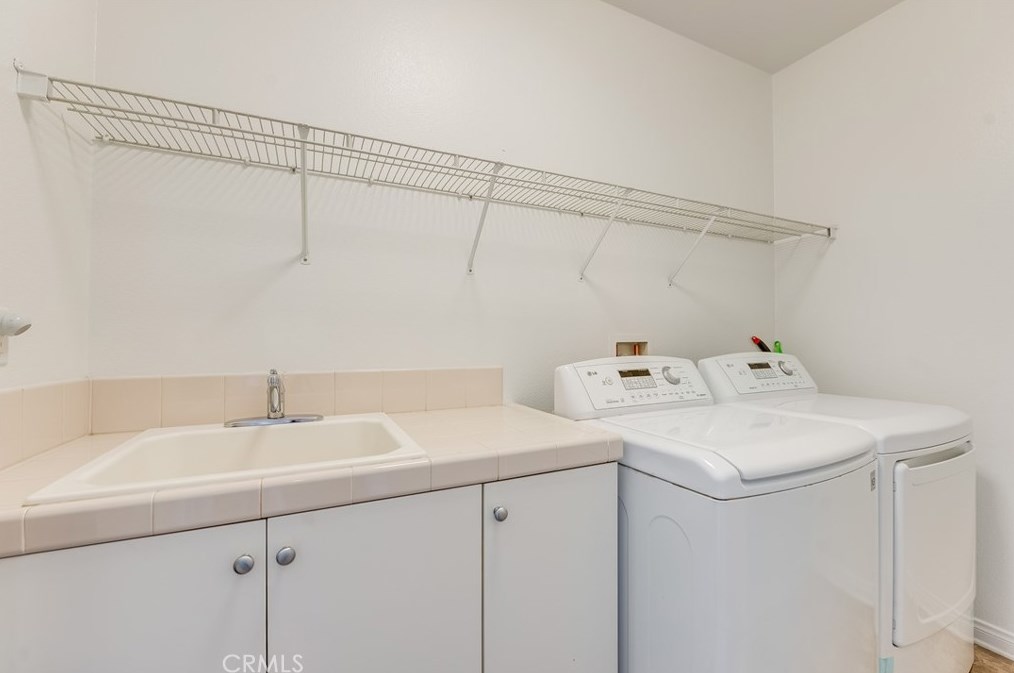 18458 Lakepointe Dr, Riverside CA  92503-0252 exterior