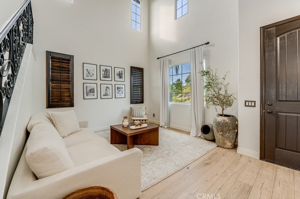 18458 Lakepointe Dr, Riverside CA  92503-0252 exterior