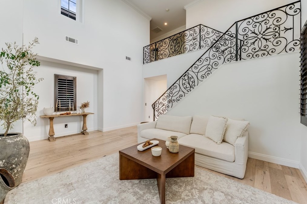 18458 Lakepointe Dr, Riverside CA  92503-0252 exterior