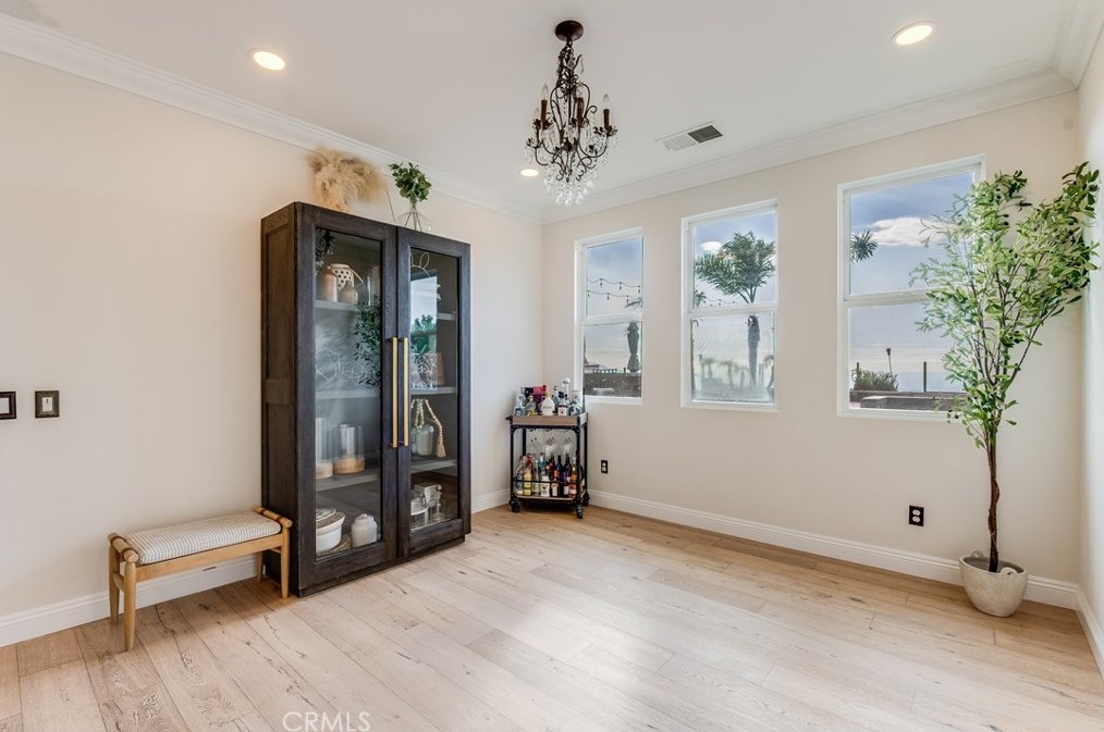 18458 Lakepointe Dr, Riverside CA  92503-0252 exterior