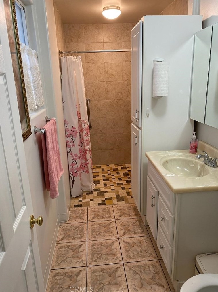 2336 Gambier Dr, Pomona CA  91766-5803 exterior