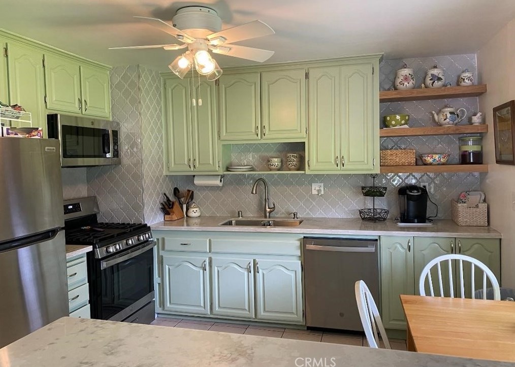 2336 Gambier Dr, Pomona CA  91766-5803 exterior