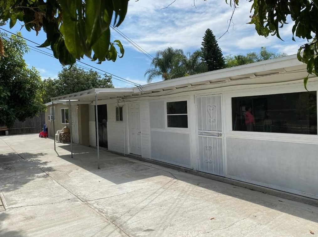 2336 Gambier Dr, Pomona CA  91766-5803 exterior