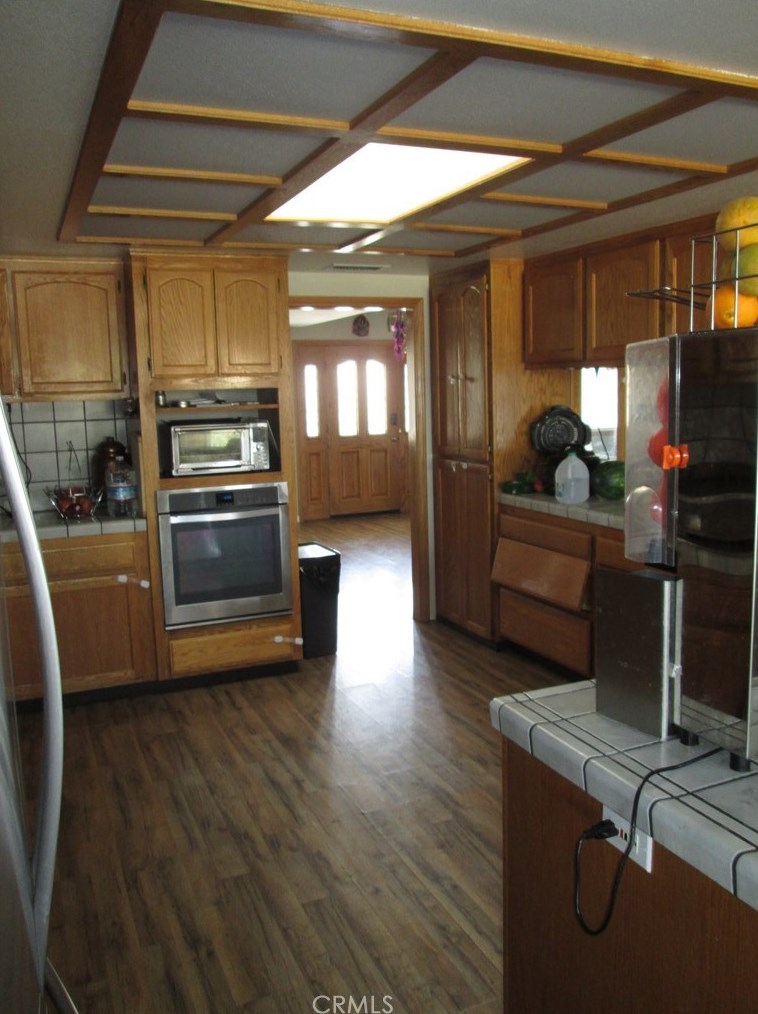 13094 Olathe Rd, Apple Valley CA  92308-4516 exterior