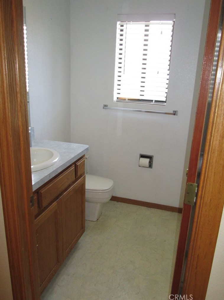 13094 Olathe Rd, Apple Valley CA  92308-4516 exterior