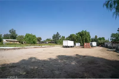 11142 Locust Avenue, Bloomington, CA 92316 - Photo 7