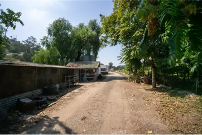 11142 Locust Avenue, Bloomington, CA 92316 - Photo 5