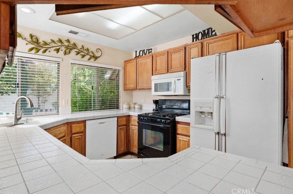 13161 Eyota Dr, Moreno Valley CA  92555-2409 exterior