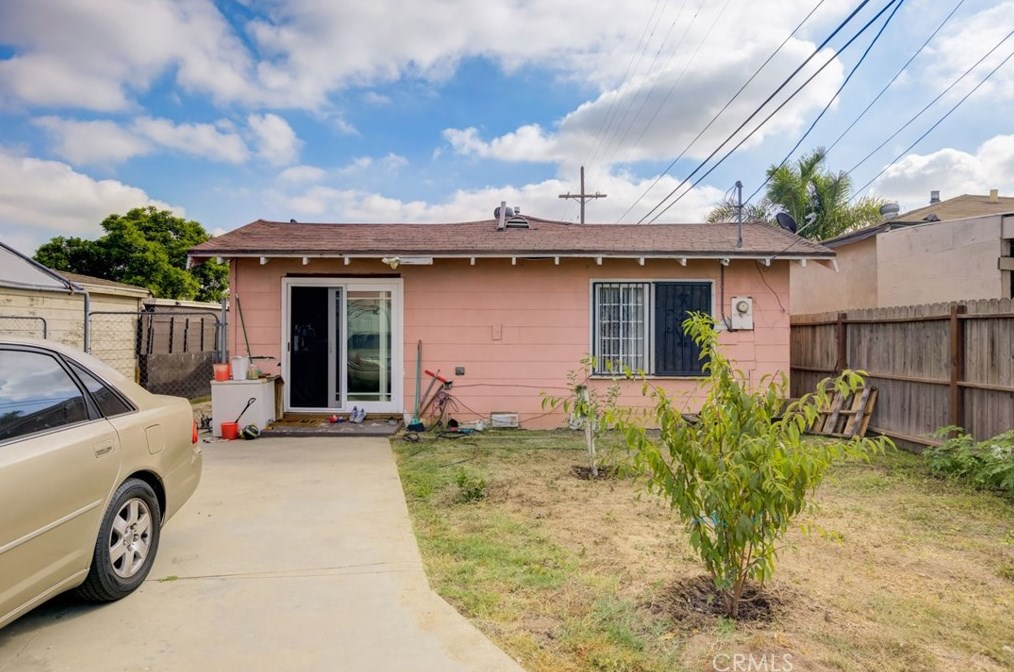 11913 Stanford Ave, Los Angeles CA  90059-2745 exterior