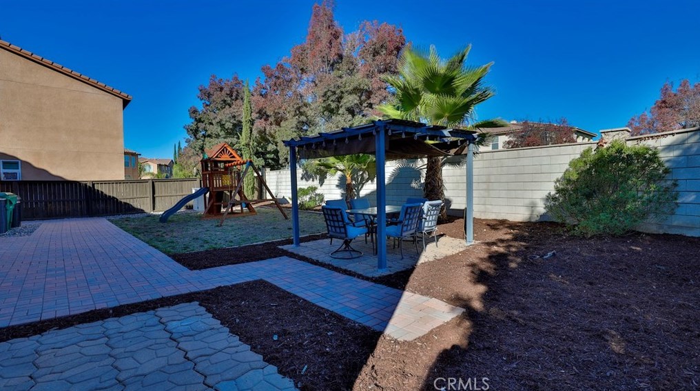 34314 Northhaven Dr, Winchester CA  92596-8497 exterior