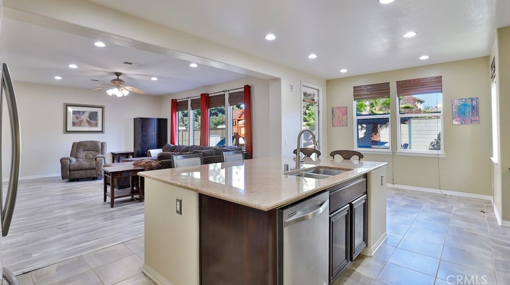 34314 Northhaven Dr, Winchester CA  92596-8497 exterior