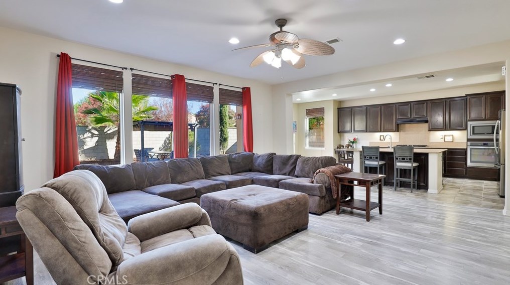 34314 Northhaven Dr, Winchester CA  92596-8497 exterior